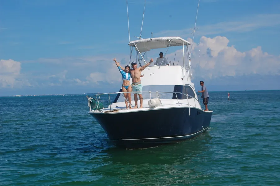 TIKI TIKI PARTY BOAT
